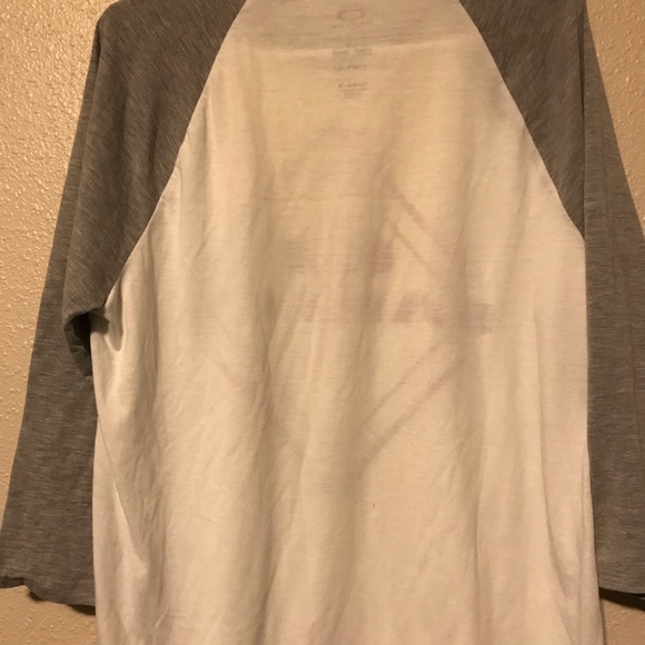 Oakley Long Sleeve Tee. Classic. Size Large. - Picture 2 of 3